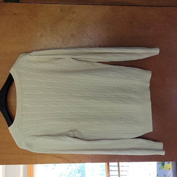 VanHeusen  v-neck sweater size L - Picture 3 of 3